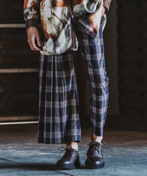 NO ID.（ノーアイディ）の「【NO ID.】Asymmetry Tuck Pants / アシンメトリー タック パンツ（その他パンツ・メンズ・ブラック/グレー/チェック・1/2/3）」の3枚目の写真