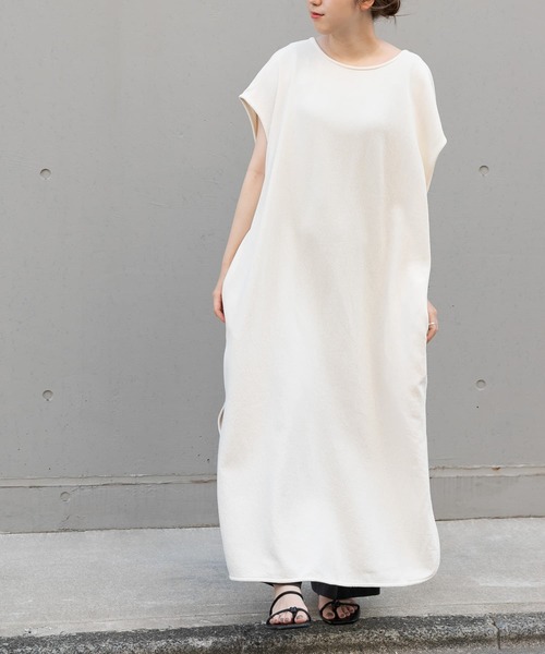 LAATO（ラート）の「FULFFY BIG ONE-PIECE（ワンピース・レディース・オフホワイト/オレンジ・FREE）」の2枚目の写真