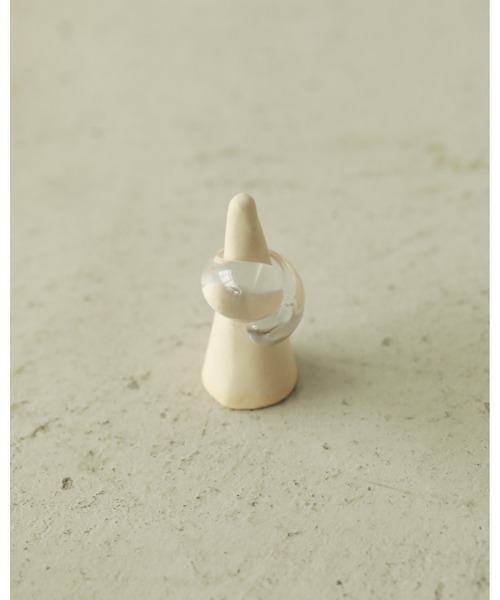 TODAYFUL（トゥデイフル）の「クリアボリュームリング（リング・レディース・ブラウン/クリア・#13）」の3枚目の写真