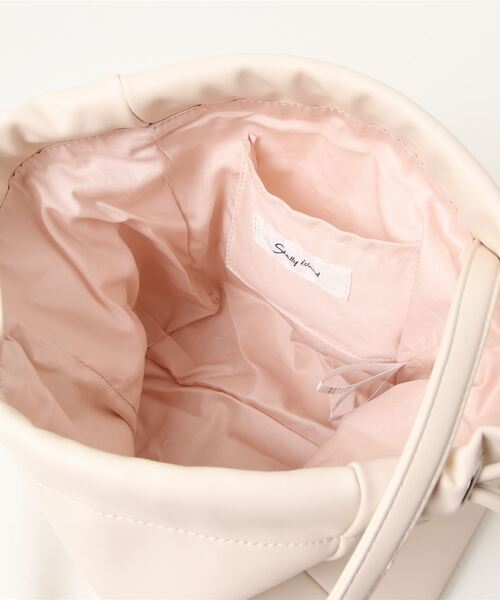 Shelly island（シェリーアイランド）の「2WAY巾着スモールバッグ（ハンドバッグ・レディース・ホワイト/ブラック/ベージュ/その他・FREE）」の10枚目の写真