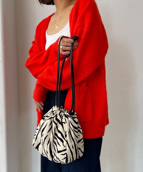 Shelly island（シェリーアイランド）の「2WAY巾着スモールバッグ（ハンドバッグ・レディース・ホワイト/ブラック/ベージュ/その他・FREE）」の4枚目の写真