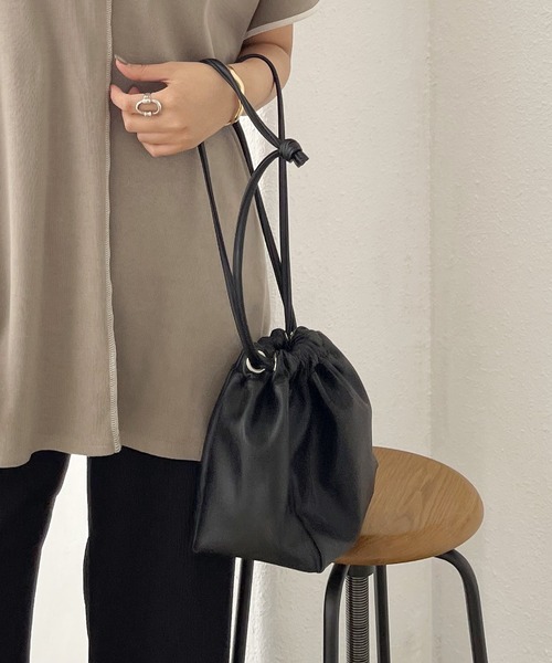 Shelly island（シェリーアイランド）の「2WAY巾着スモールバッグ（ハンドバッグ・レディース・ホワイト/ブラック/ベージュ/その他・FREE）」の18枚目の写真