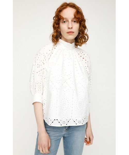 SLY（スライ）の「STAND GATHER COTTON LACE TOPS スタンド ギャザー コットン レース トップス（シャツ/ブラウス・レディース・ホワイト/ライトパープル/ブラック/ベージュ・FREE）」の2枚目の写真