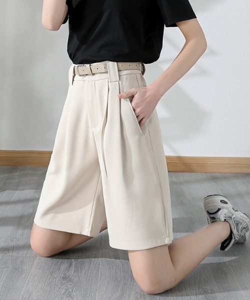 MANGROVE（マングローブ）の「ベルト付　ダブルタックハーフパンツ（その他パンツ・レディース・ホワイト/ブラック/アイボリー・FREE）」の11枚目の写真