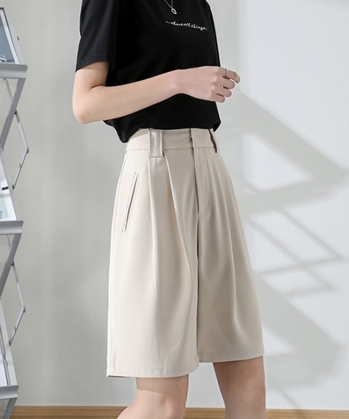 MANGROVE（マングローブ）の「ベルト付　ダブルタックハーフパンツ（その他パンツ・レディース・ホワイト/ブラック/アイボリー・FREE）」の12枚目の写真