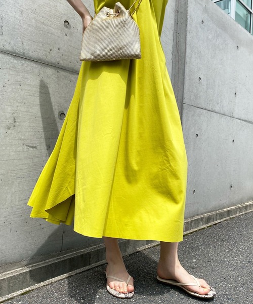 DouDou（ドゥドゥ）の「ボリュームフレアワンピース（ワンピース・レディース・ブラック/オフホワイト/イエロー・FREE）」の8枚目の写真