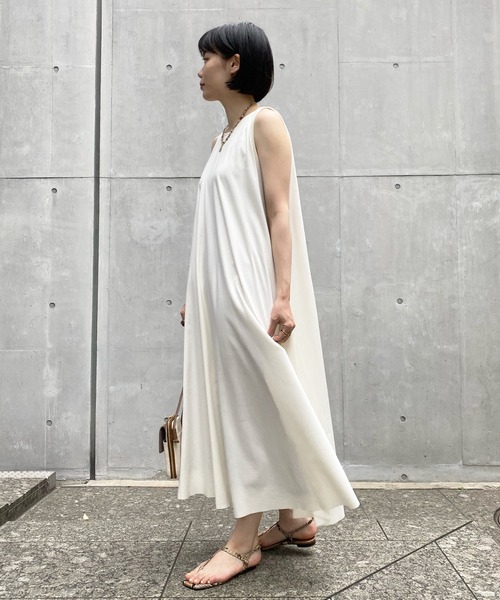 DouDou（ドゥドゥ）の「ボリュームフレアワンピース（ワンピース・レディース・ブラック/オフホワイト/イエロー・FREE）」の11枚目の写真