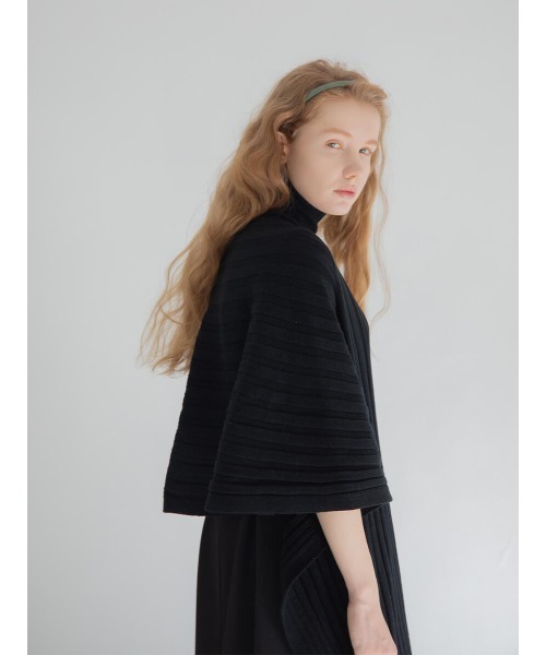 Ayla（アイラ）の「asymmetry cape knit（ニット/セーター・レディース・ブラック/アイボリー・FREE）」の18枚目の写真
