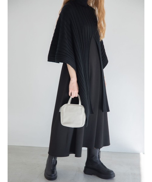 Ayla（アイラ）の「asymmetry cape knit（ニット/セーター・レディース・ブラック/アイボリー・FREE）」の21枚目の写真