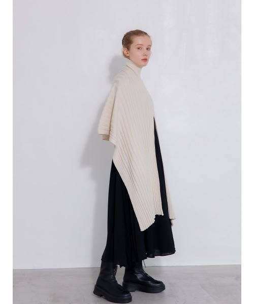 Ayla（アイラ）の「asymmetry cape knit（ニット/セーター・レディース・ブラック/アイボリー・FREE）」の13枚目の写真