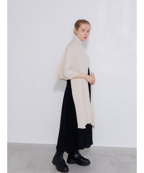 Ayla（アイラ）の「asymmetry cape knit（ニット/セーター・レディース・ブラック/アイボリー・FREE）」の11枚目の写真