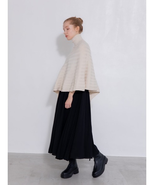 Ayla（アイラ）の「asymmetry cape knit（ニット/セーター・レディース・ブラック/アイボリー・FREE）」の17枚目の写真