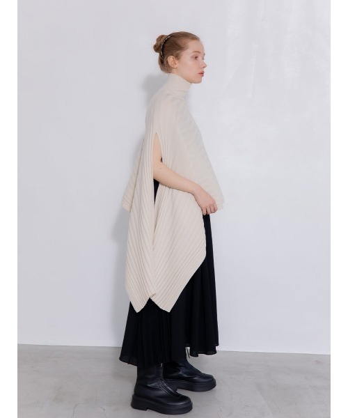 Ayla（アイラ）の「asymmetry cape knit（ニット/セーター・レディース・ブラック/アイボリー・FREE）」の14枚目の写真