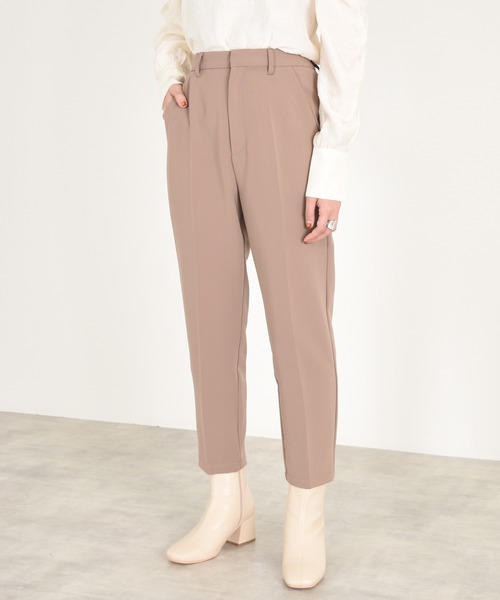 w closet（ダブルクローゼット）の「カラースラックスパンツ（スラックス・レディース・アイボリー/ブラック/カーキ/グレイッシュベージュ・マルチサイズ）」の4枚目の写真