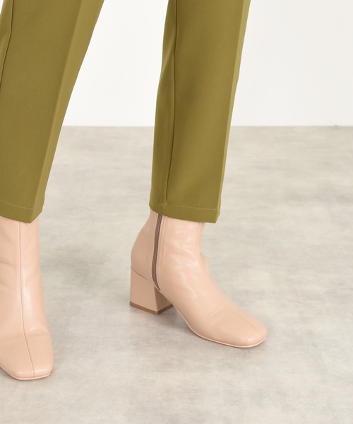 w closet（ダブルクローゼット）の「カラースラックスパンツ（スラックス・レディース・アイボリー/ブラック/カーキ/グレイッシュベージュ・マルチサイズ）」の11枚目の写真