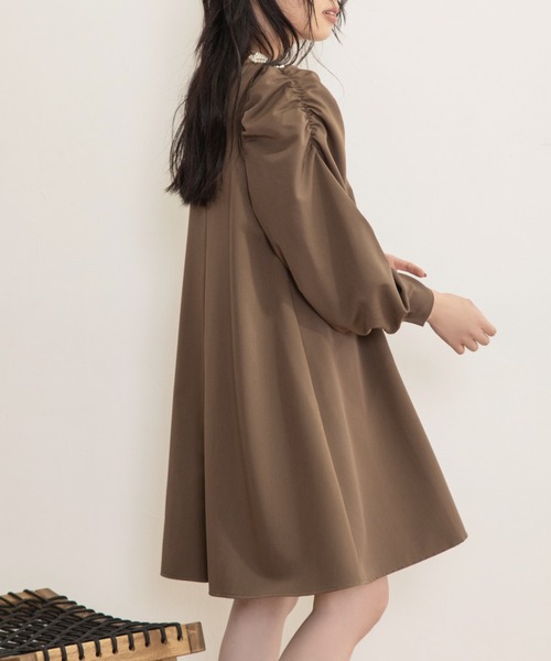 Mysa&Liina（ミーサリーナ）の「パワショルワンピース（ワンピース・レディース・ライトグレー/ベージュ/ブラウン・M）」の13枚目の写真