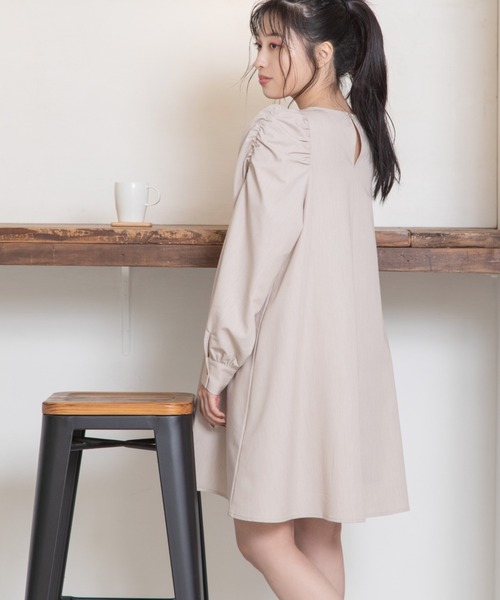 Mysa&Liina（ミーサリーナ）の「パワショルワンピース（ワンピース・レディース・ライトグレー/ベージュ/ブラウン・M）」の19枚目の写真