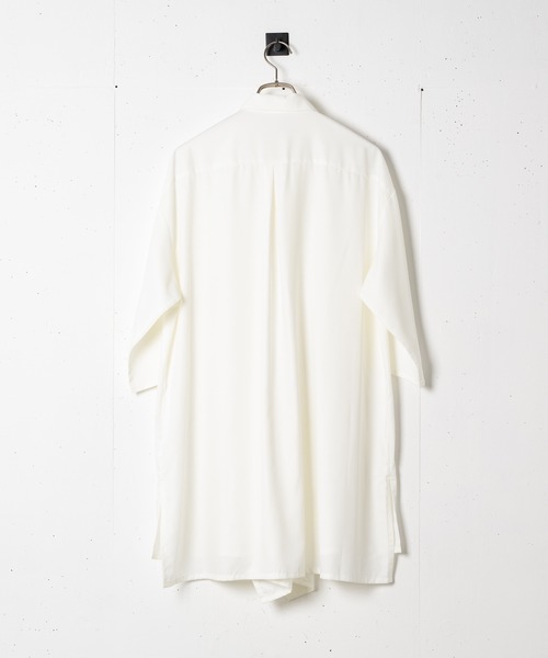 Utusiyo（ウツシヨ）の「drape shirt　颶風（シャツ/ブラウス・メンズ・ホワイト/ブラック・MEDIUM/LARGE）」の22枚目の写真