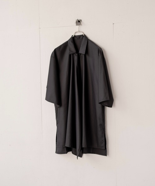 Utusiyo（ウツシヨ）の「drape shirt　颶風（シャツ/ブラウス・メンズ・ホワイト/ブラック・MEDIUM/LARGE）」の20枚目の写真