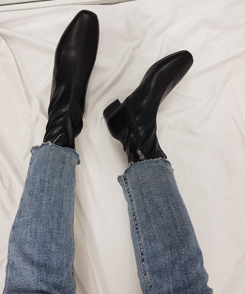 CEMONEMO(セモネモ)の「スクエアトゥ フェイクレザー ショートブーツ(ブーツ・レディース・ブラック/ブラウン/ベージュ/アイボリー・22.5/23.0/24.0/24.5/25.0/23.5)」の11枚目の写真