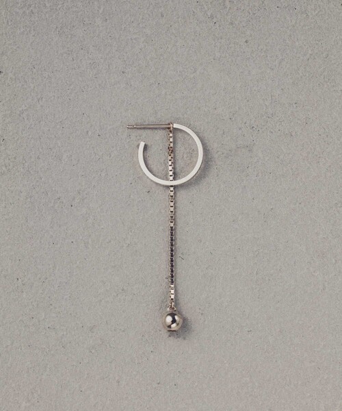 and cloud（アンドクラウド）の「2way Ball Charm Hoop Pierce / Single（ピアス（片耳用）・レディース・ブラック/シルバー/イエローゴールド・FREE）」の4枚目の写真