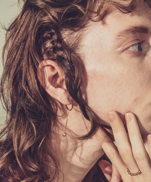 and cloud（アンドクラウド）の「2way Ball Charm Hoop Pierce / Single（ピアス（片耳用）・レディース・ブラック/シルバー/イエローゴールド・FREE）」の10枚目の写真