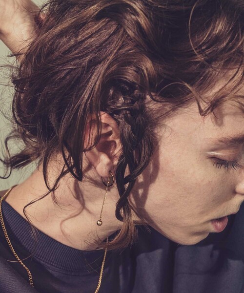 and cloud（アンドクラウド）の「2way Ball Charm Hoop Pierce / Single（ピアス（片耳用）・レディース・ブラック/シルバー/イエローゴールド・FREE）」の11枚目の写真