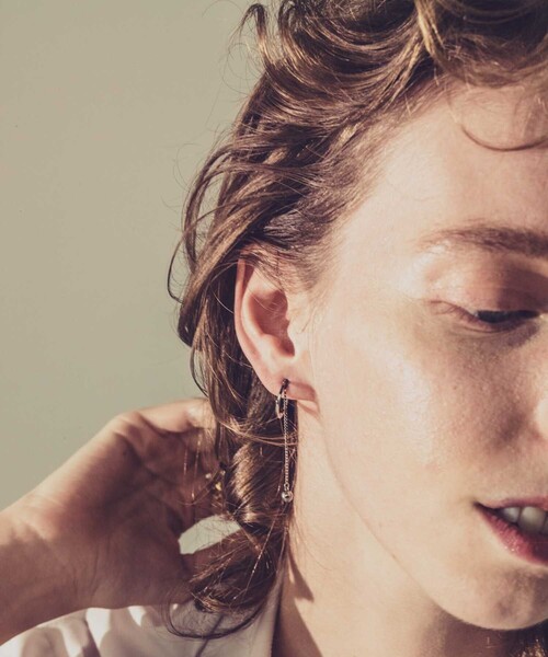 and cloud（アンドクラウド）の「2way Ball Charm Hoop Pierce / Single（ピアス（片耳用）・レディース・ブラック/シルバー/イエローゴールド・FREE）」の13枚目の写真