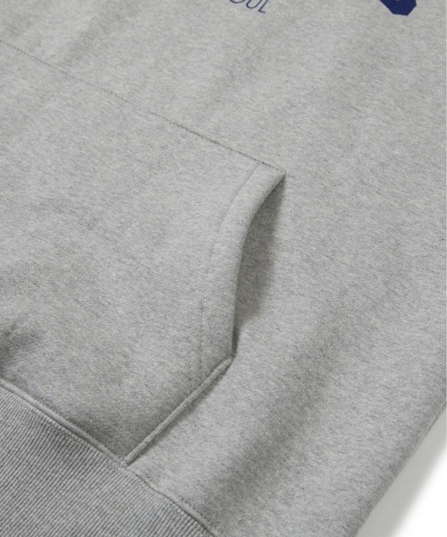 BORN CHAMPS(ボーンチャンプス)の「【BORN CHAMPS】BC ARCH LOGO HOODY / ボーンチャンプス BC アーチ ロゴ フーディー(パーカー・メンズ・ベージュ/グレー・SMALL/MEDIUM/LARGE)」の18枚目の写真
