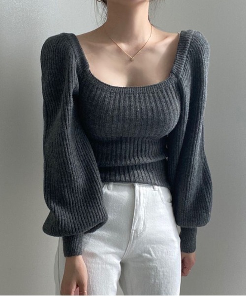 yuue' ( wear )(ユーイ)の「スクエアネックバルーンスリーブニット(ニット/セーター・レディース・チャコールグレー/ブラック/ブラウン/アイボリー/ライトピンク・FREE)」の4枚目の写真