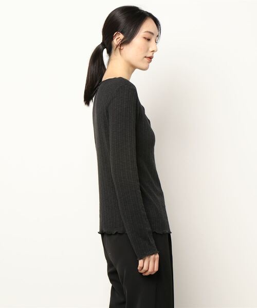 LOWRYS FARM（ローリーズファーム）の「ヘンリーメローＬＳ　239378（Tシャツ/カットソー・レディース・ベージュ/ブラック/オフホワイト/グリーン・FREE）」の17枚目の写真