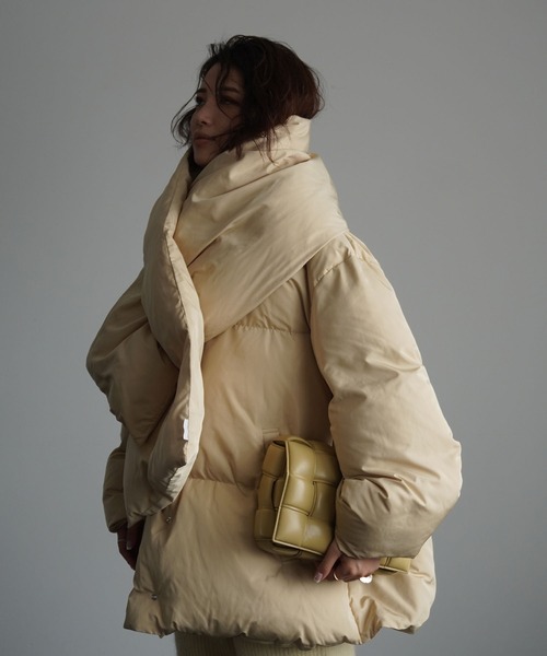 ETRE TOKYO（エトレトウキョウ）の「ワイドストールパディングコート（ダウンジャケット/コート・レディース・ピンク/イエロー/ブラウン・M/S）」の16枚目の写真