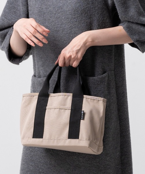 MURA（ムラ）の「R-PET(リサイクルポリエステル) 撥水 抗菌 仕切り付き ミニ トートバッグ（トートバッグ・レディース・ブラック/グレー/ベージュ/サンドグレー・FREE）」の3枚目の写真