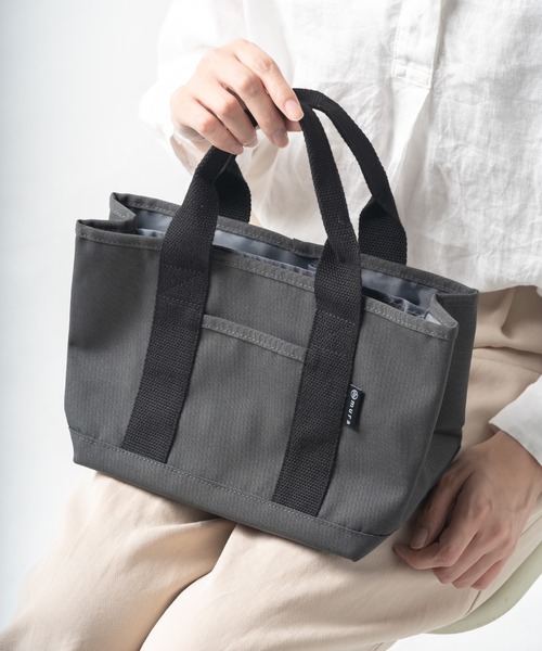MURA（ムラ）の「R-PET(リサイクルポリエステル) 撥水 抗菌 仕切り付き ミニ トートバッグ（トートバッグ・レディース・ブラック/グレー/ベージュ/サンドグレー・FREE）」の20枚目の写真
