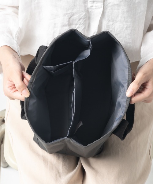 MURA（ムラ）の「R-PET(リサイクルポリエステル) 撥水 抗菌 仕切り付き ミニ トートバッグ（トートバッグ・レディース・ブラック/グレー/ベージュ/サンドグレー・FREE）」の16枚目の写真