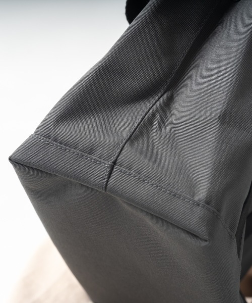 MURA（ムラ）の「R-PET(リサイクルポリエステル) 撥水 抗菌 仕切り付き ミニ トートバッグ（トートバッグ・レディース・ブラック/グレー/ベージュ/サンドグレー・FREE）」の11枚目の写真