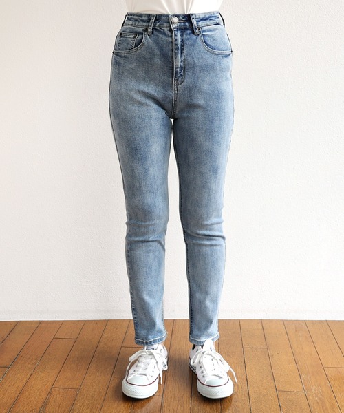andme（アンドミー）の「ストレッチツイルハイウエストスキニーデニムパンツ（デニムパンツ・レディース・ブルー/ライトブルー・S/M/L）」の13枚目の写真