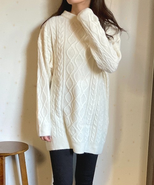 Loco Ocean(ロコオーシャン)の「ケーブル編み オーバーサイズボリュームニット(ニット/セーター・レディース・ブラック/グレー/オフホワイト・FREE)」の2枚目の写真