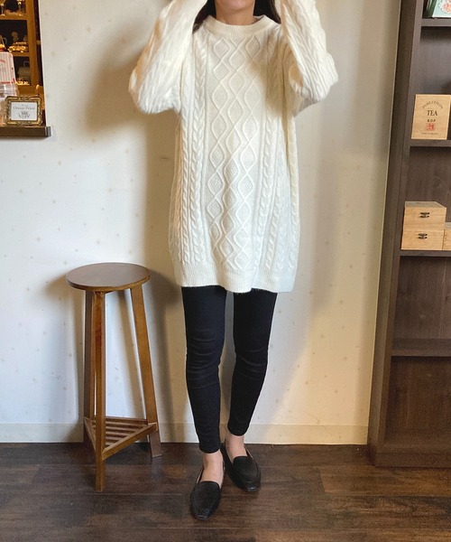 Loco Ocean(ロコオーシャン)の「ケーブル編み オーバーサイズボリュームニット(ニット/セーター・レディース・ブラック/グレー/オフホワイト・FREE)」の11枚目の写真