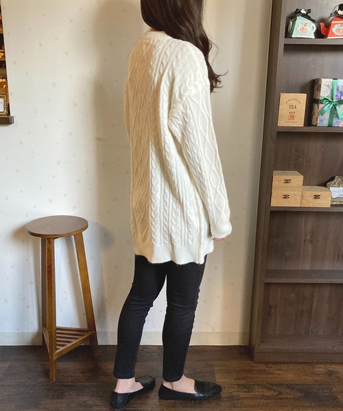Loco Ocean(ロコオーシャン)の「ケーブル編み オーバーサイズボリュームニット(ニット/セーター・レディース・ブラック/グレー/オフホワイト・FREE)」の7枚目の写真