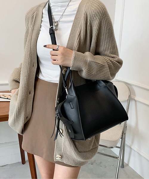 LA VORAGINE（ラ ヴォラジネ）の「バケット　2wayショルダーバッグ/ハンドバッグ（ショルダーバッグ・レディース・ブラック/ベージュ/ブラウン・FREE）」の4枚目の写真