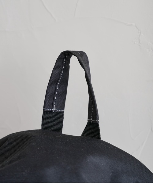 Dickies（ディッキーズ）の「別注配色ステッチバックパック リュック（バックパック/リュック・メンズ・ブラック/ベージュ/グリーン/ネイビー・FREE）」の8枚目の写真