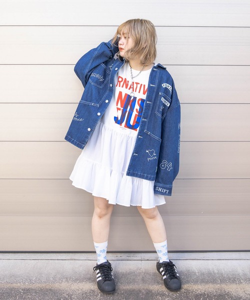 RNA（アールエヌエー）の「J2014 ラクガキ刺繍ワークジャケット（デニムジャケット・レディース・ブラック/インディゴブルー・MEDIUM）」の5枚目の写真