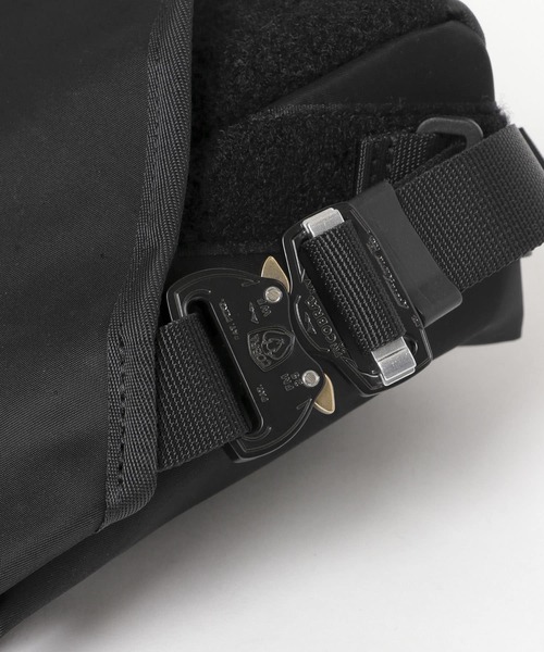 BAGJACK（バッグジャック）の「『別注』bagjack×URBAN RESEARCH　SB sputnik M（ショルダーバッグ・メンズ・ブラック・-）」の6枚目の写真