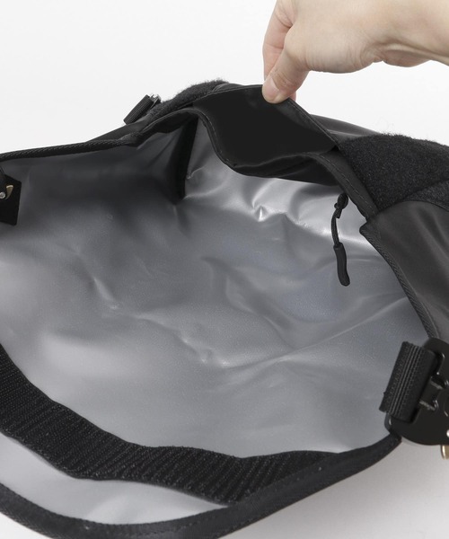 BAGJACK（バッグジャック）の「『別注』bagjack×URBAN RESEARCH　SB sputnik M（ショルダーバッグ・メンズ・ブラック・-）」の7枚目の写真