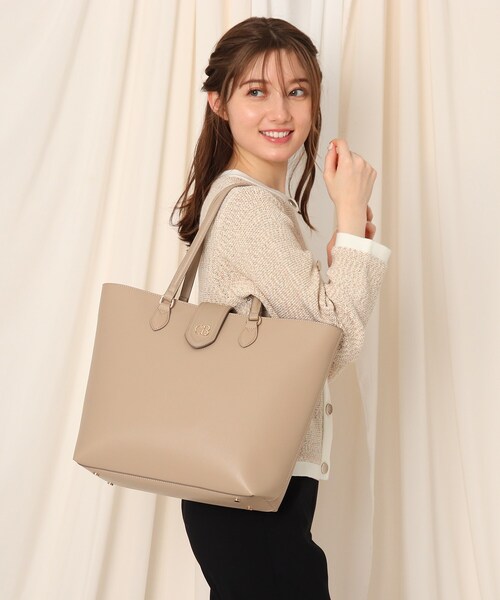 couture brooch（クチュールブローチ）の「◆キレイめ通勤スタイル　3ポケットA4トートバッグ（トートバッグ・レディース・ブラック/ベージュ・00）」の5枚目の写真