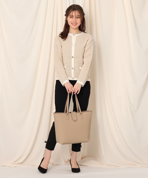 couture brooch（クチュールブローチ）の「◆キレイめ通勤スタイル　3ポケットA4トートバッグ（トートバッグ・レディース・ブラック/ベージュ・00）」の7枚目の写真