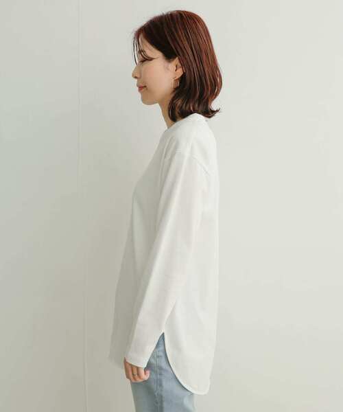 URBAN RESEARCH DOORS(アーバンリサーチドアーズ)の「コットンラウンドヘムチュニックTシャツ(Tシャツ/カットソー・レディース・オフホワイト・1)」の18枚目の写真