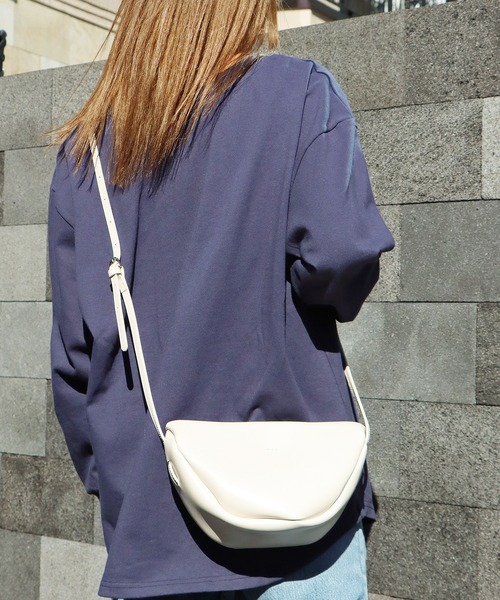 YAHKI(ヤーキ)の「YAHKI/ヤーキ CROSS BODY BAG クロスボディバッグ(ショルダーバッグ・レディース・ブラック/オフホワイト・FREE)」の8枚目の写真