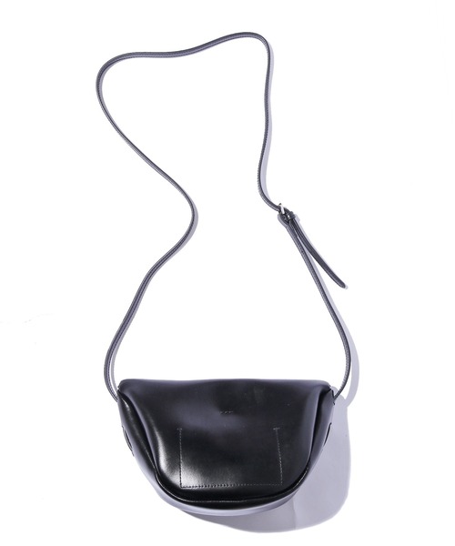 YAHKI(ヤーキ)の「YAHKI/ヤーキ CROSS BODY BAG クロスボディバッグ(ショルダーバッグ・レディース・ブラック/オフホワイト・FREE)」の4枚目の写真